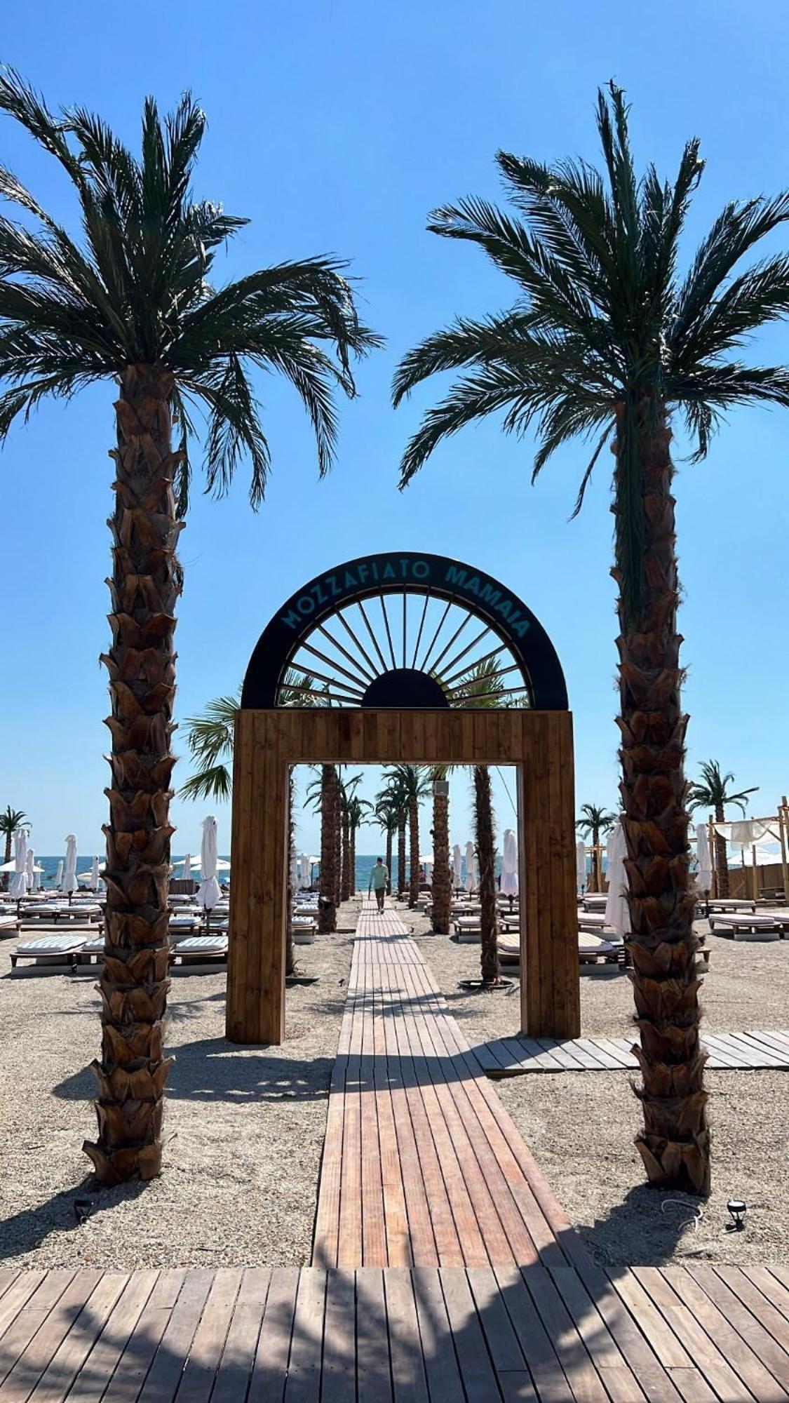 White Tower Mamaia Prestige Apartments Bagian luar foto