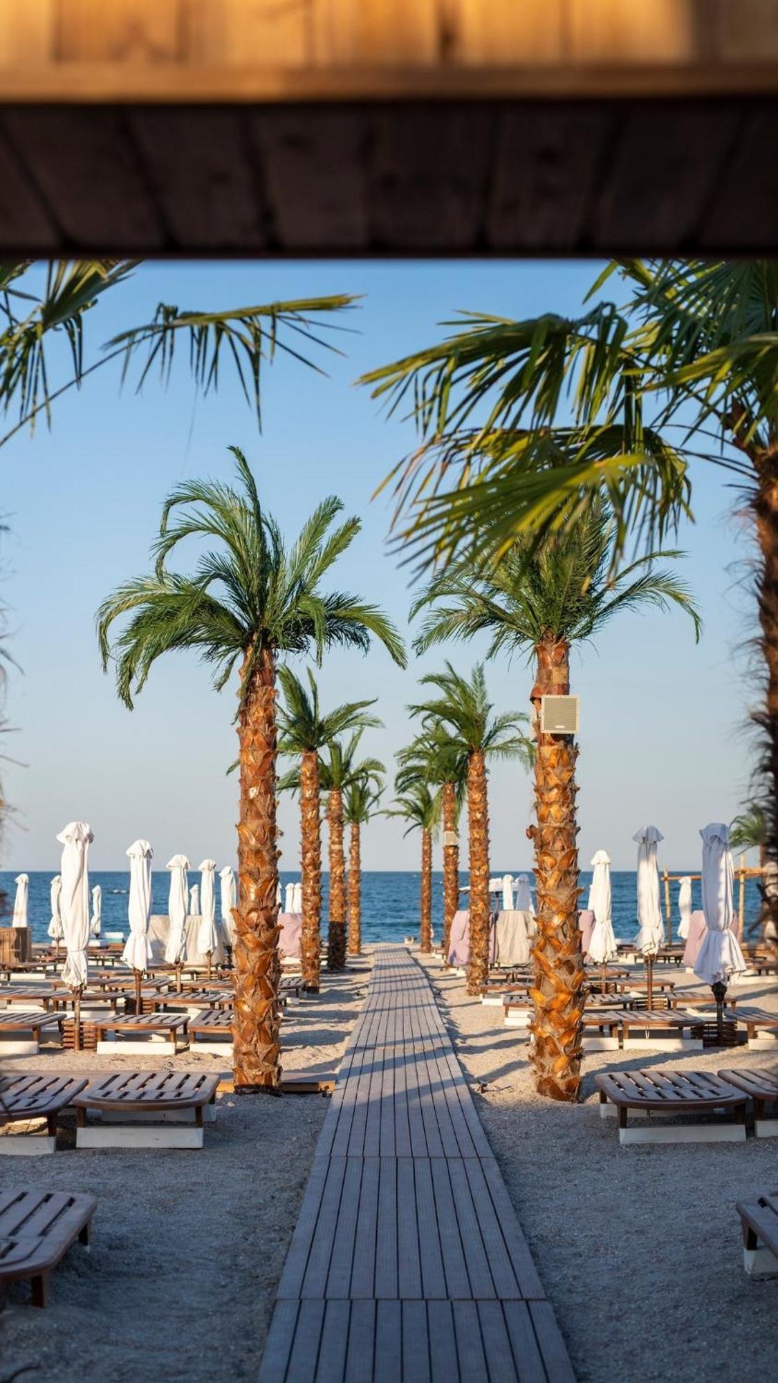 White Tower Mamaia Prestige Apartments Bagian luar foto