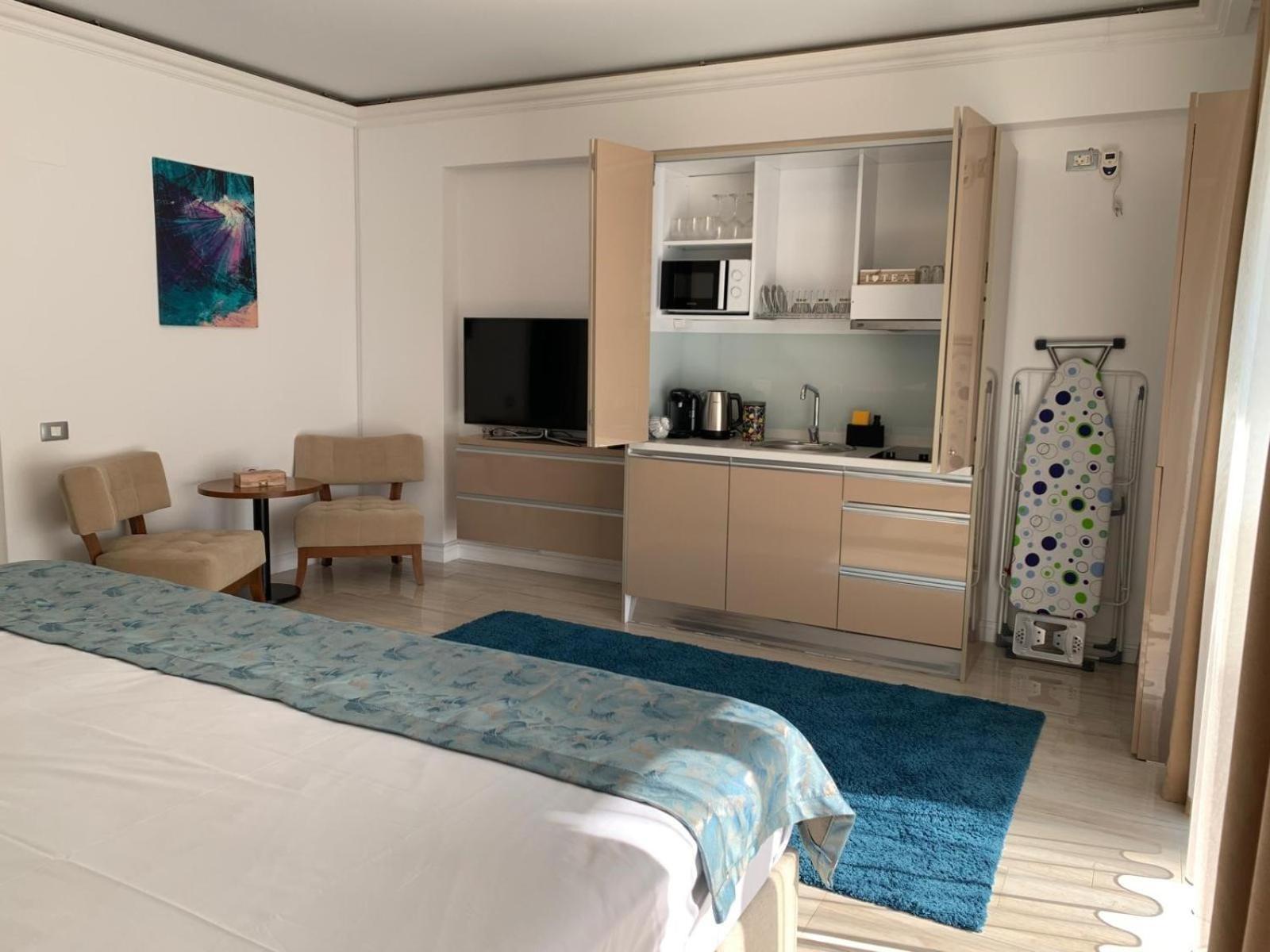 White Tower Mamaia Prestige Apartments Bagian luar foto